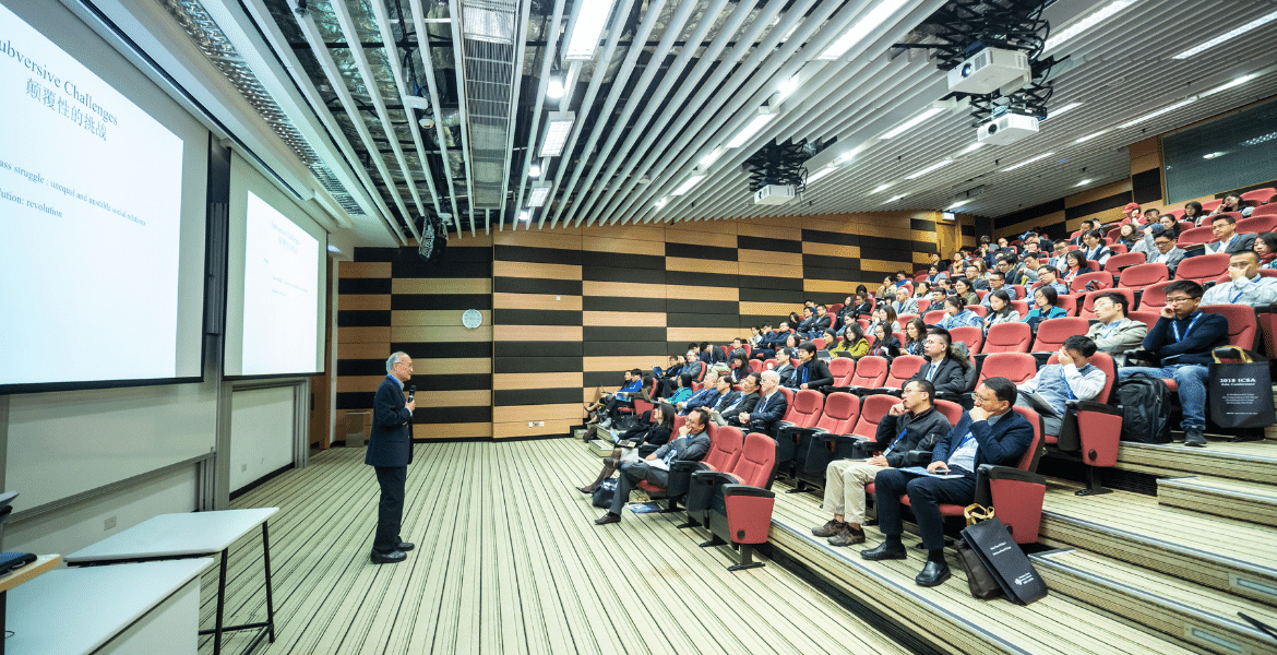 Topluluk Önünde Konuşma ve Hitabet Eğitimi   [50 AP / 30 CP / 100 PP]